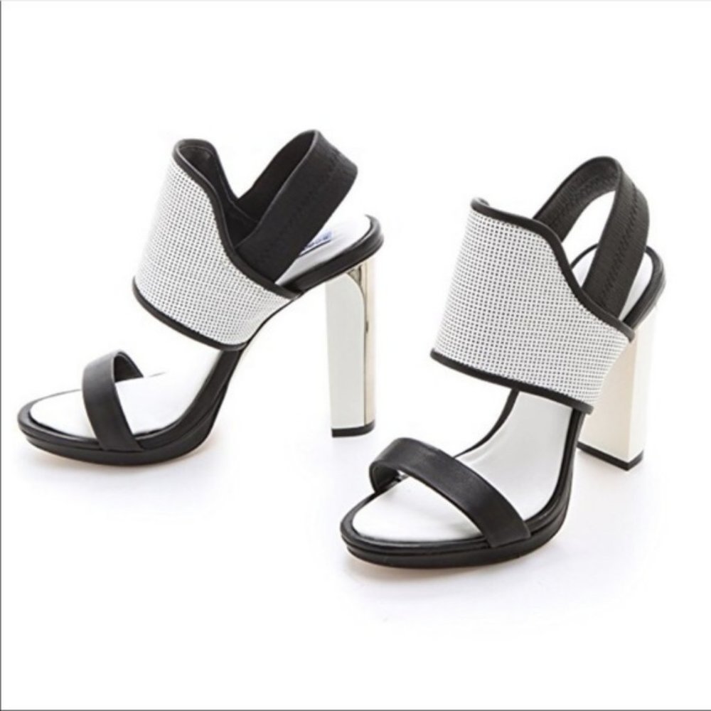 BCBG Max Azria White & Black Chunky Heel Sandal Sz: 9 1/2 Never Worn